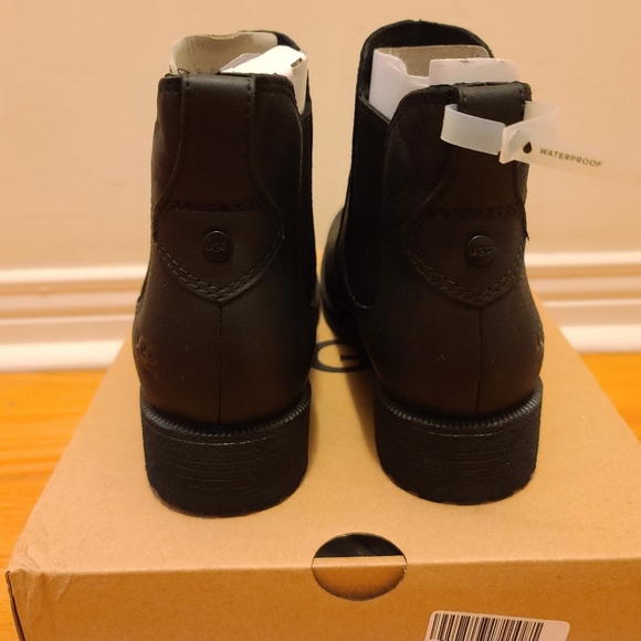 UGG Black Bonham Boot III Leather Chelsea Booties Women's 7 - Picture 5 of 16